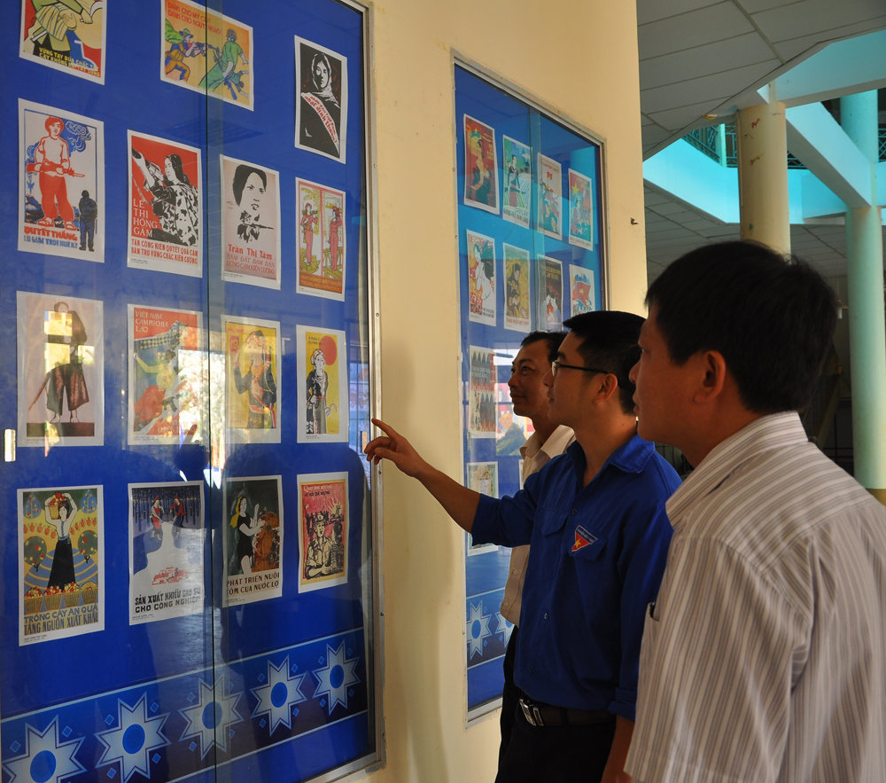 Triển lãm “Hình tượng phụ nữ Việt Nam trong tranh Cổ động ”